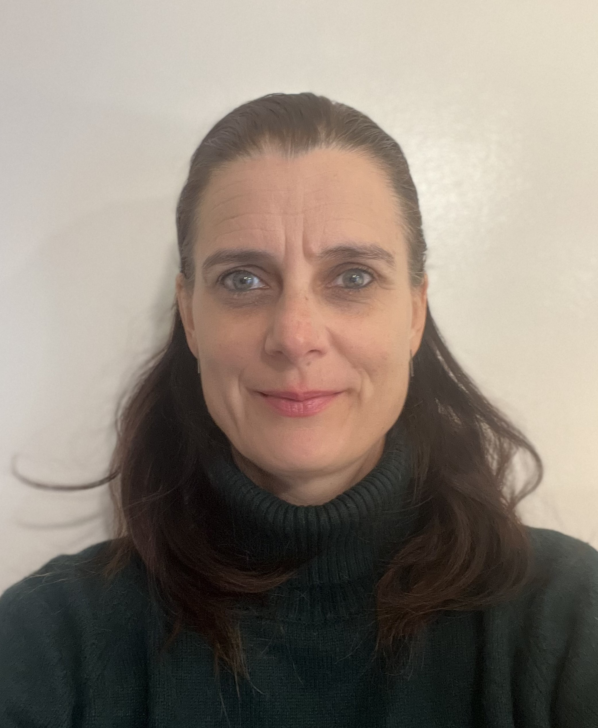 Marianna Halasi headshot
